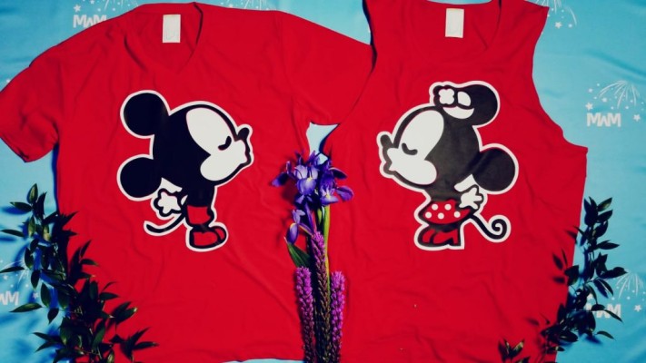 Customized valentine's day gift for him honeymoon Disney dating matching cute couples tees with mickey ears kissing minnie mouse